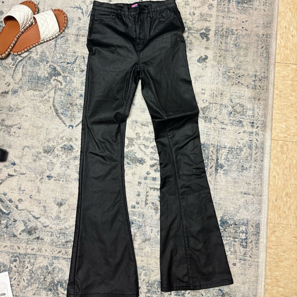 BLACK LEATHER FLARE PANTS
